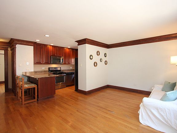 4th image of 431 S Euclid Ave #4B