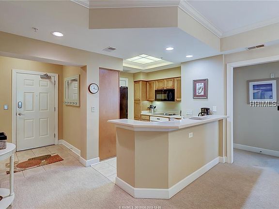5th image of 9 Shelter Cove Ln APT 212