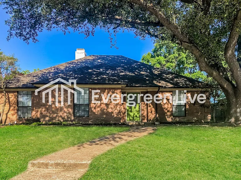 3013 Osceola Dr — Photo 1