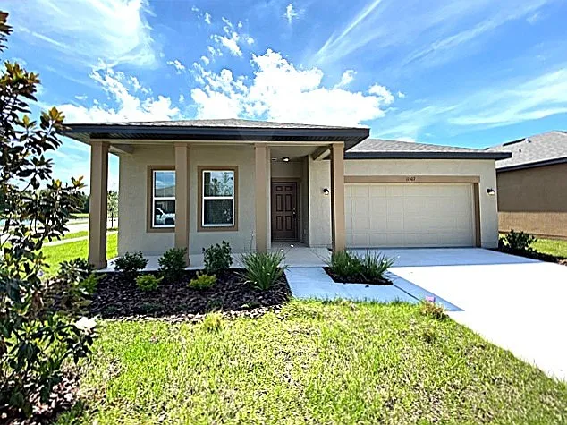 3 bed, 2.0 bath, 1641 sqft, $2,150 — Photo 1