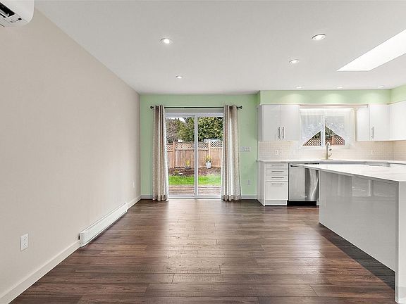 5th image of 10411 Finch Pl