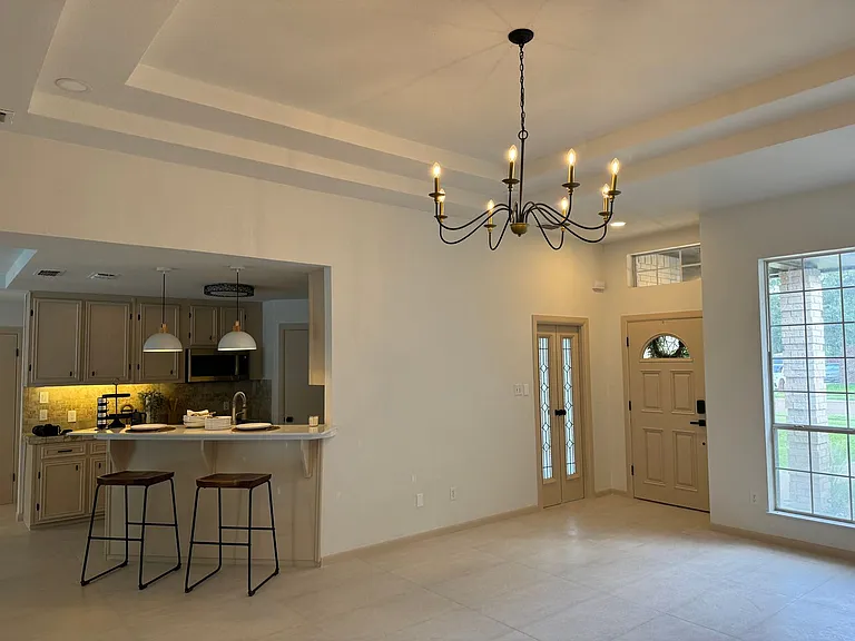 1703 Terrace Dr — Photo 3