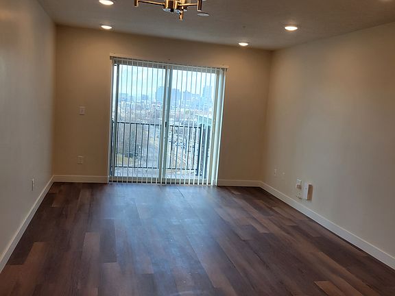 3rd image of 1032 E 400 S APT 401B
