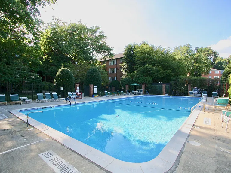 5301 Westbard Cir #301 — Photo 8