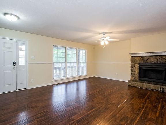 3rd image of 2464 Chauncey Ln SW