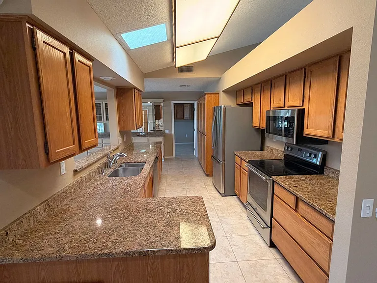 14607 W Yosemite Dr — Photo 4