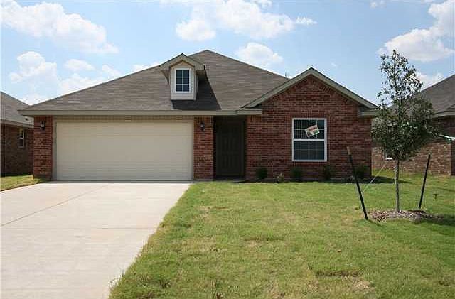 1st image of 2209 Bradford Cir