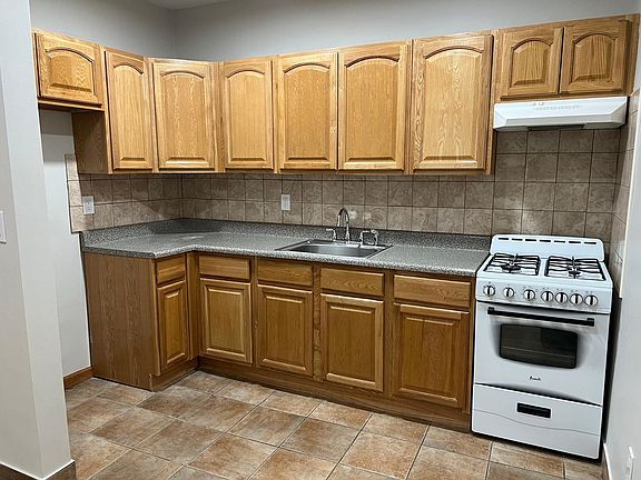 3rd image of 43-45 Sherman Pl #4