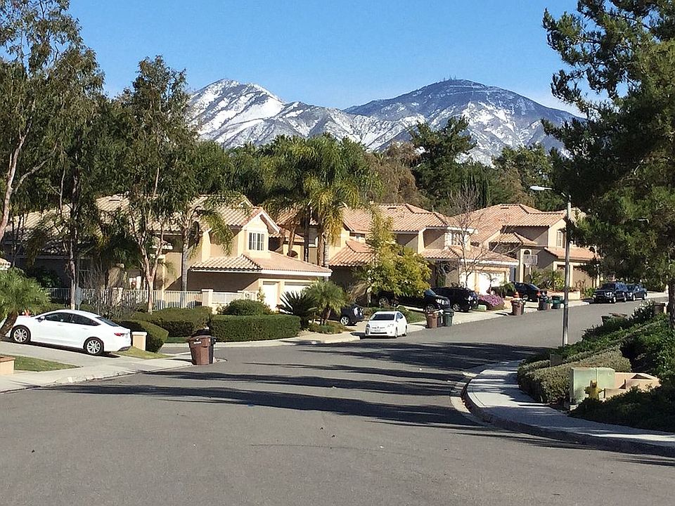 Street shot Saddleback Mtn