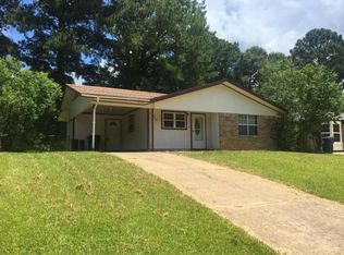 210 Magnolia St, New Llano, LA 71461