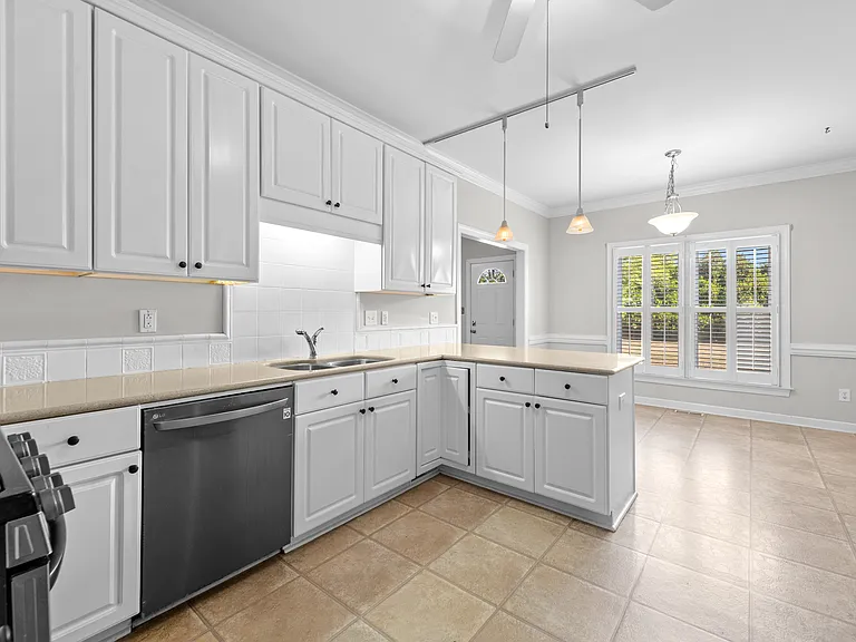 3520 Birkdale Ct — Photo 8