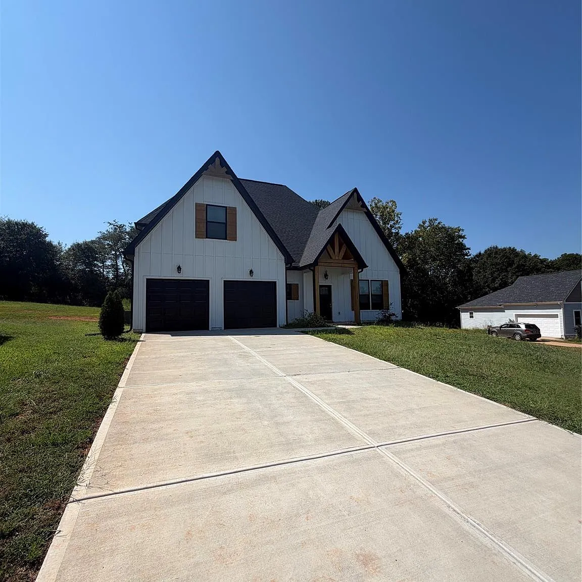4 bed, 3.5 bath, $3,100 — Photo 1