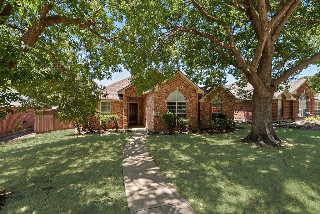 3 bed, 1491 sqft, $2,275 — Photo 2