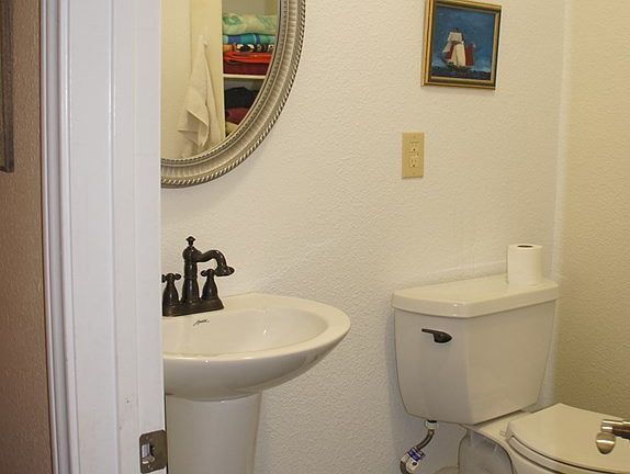 5th image of 503 Bluebonnet Dr N