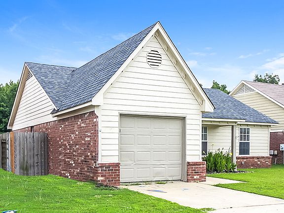 3rd image of 2916 Churchwell Dr