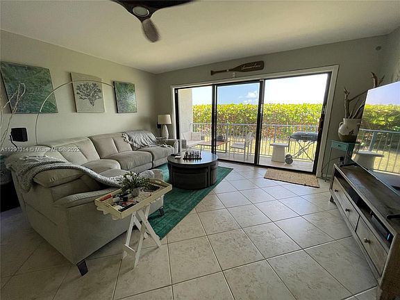 4th image of 11000 S Ocean Dr APT 3-G