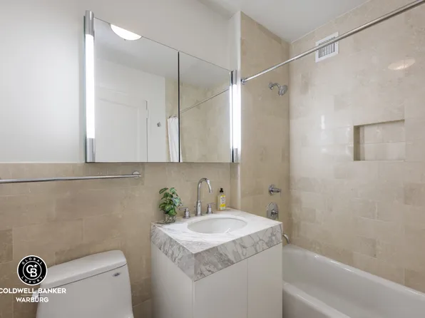 300 East 64th Street image 6 of 12