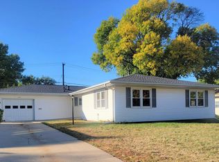 1709 Sara Rd, Beatrice, NE 68310