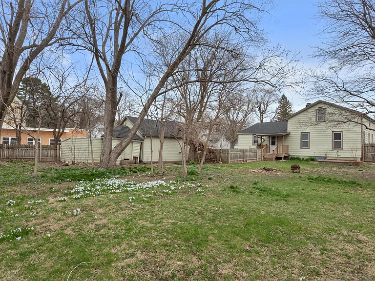 341 Zion St — Photo 17