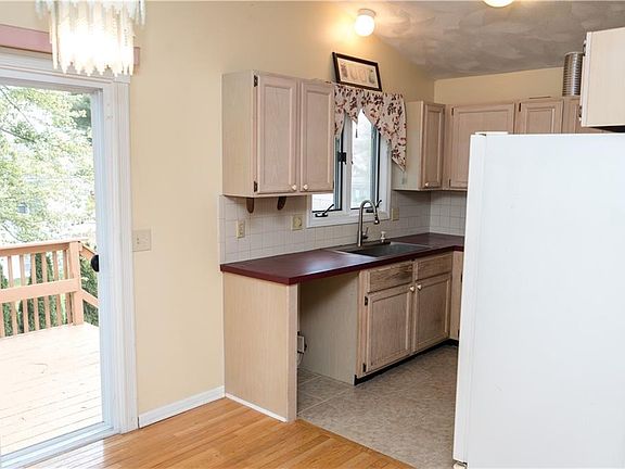 5th image of 5 Barnes Ave