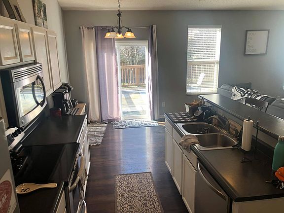 3rd image of 3637 S Glasgow Cir