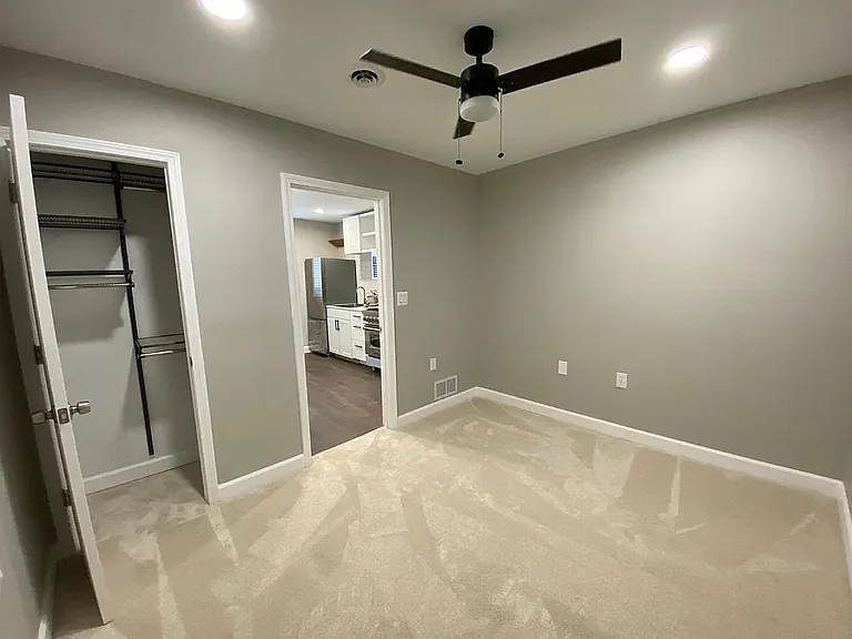 2745 W 38th St #1R — Photo 12