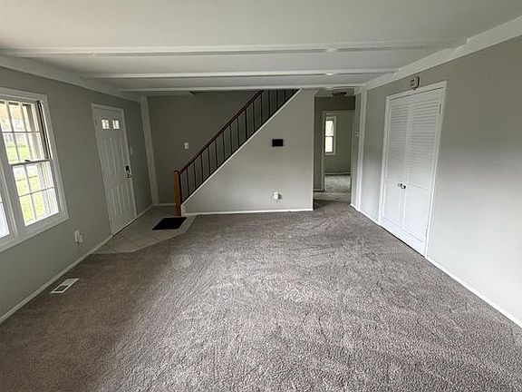 3rd image of 111 Edge Ln