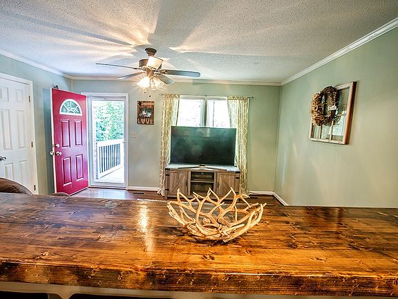 5th image of 105 Earl Ct