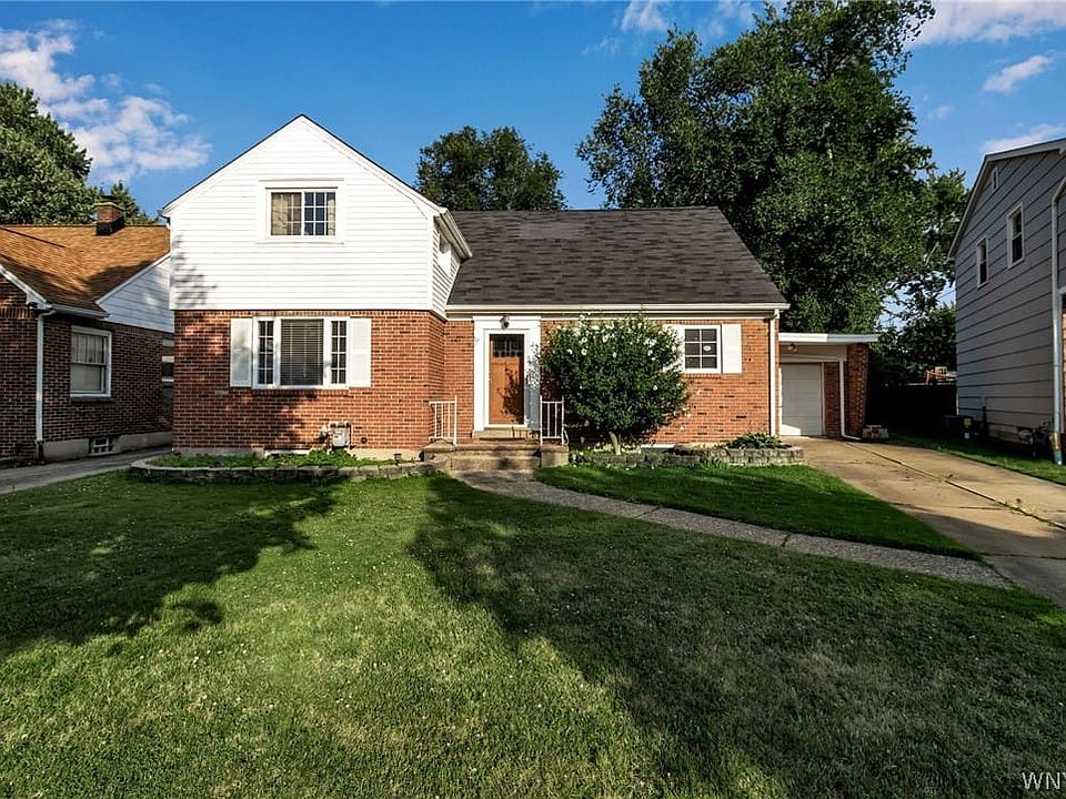 1st image of 15 Lamont Dr