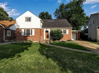 15 Lamont Dr, Amherst, NY 14226