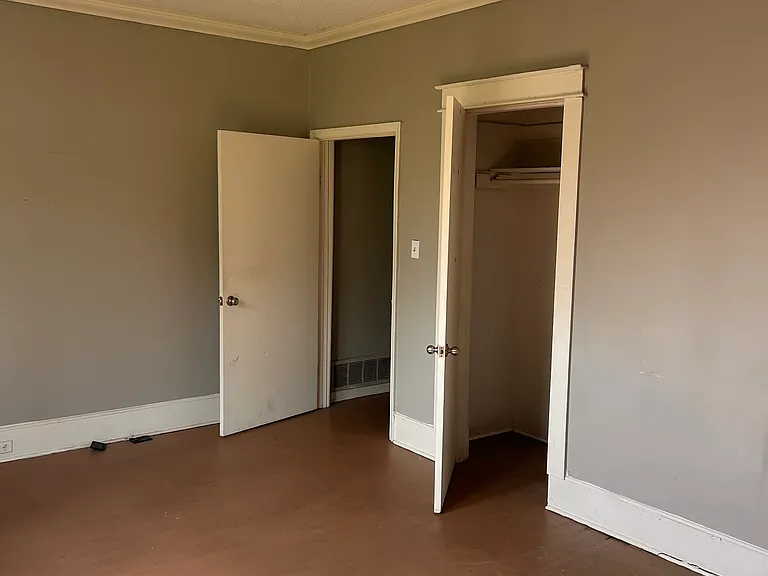 2404 Jackson Ave — Photo 24