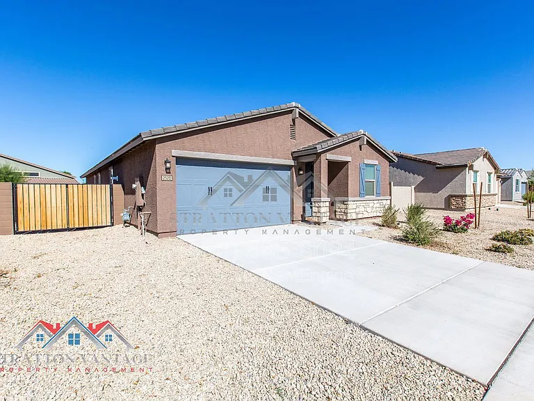 2520 E San Esteban Dr — Photo 3