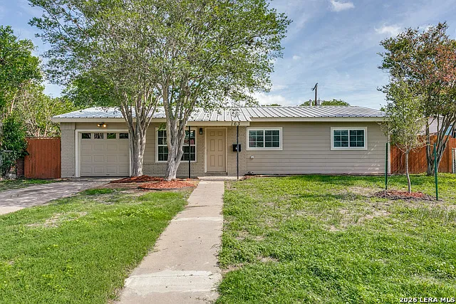 Building Photo - 163 Antrim Dr