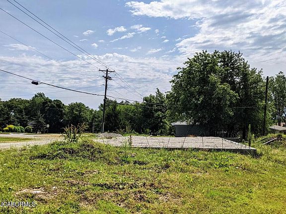 4th image of 3227 Country Club Dr