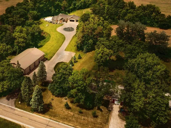 19229 County Road 10 Blvd, Zumbrota, MN 55992