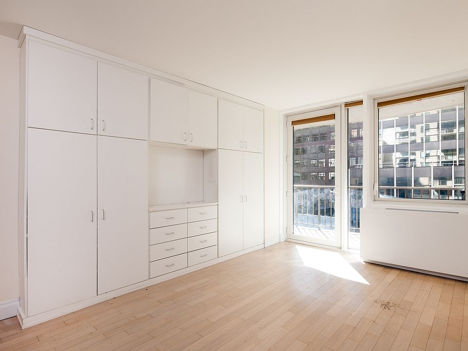 2nd image of 211 E 46th St #7F