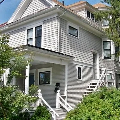 210 Williams St #1