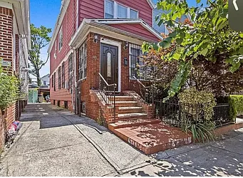 655 East 39th Street, #1