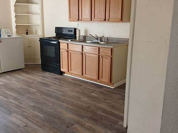 2nd image of 322 W Broadway St