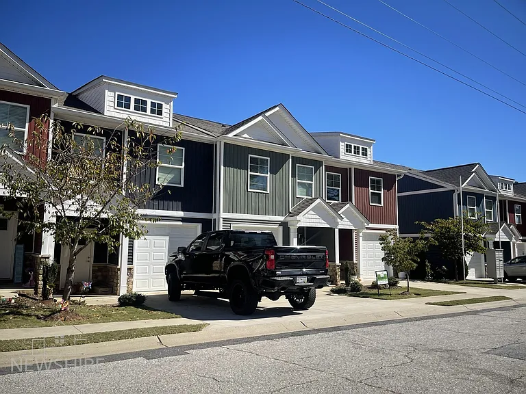 Townes at Converse Luxury Townhomes — Photo 44