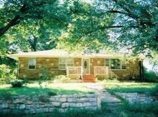 202 9th Ave S, Greenwood, MO 64034