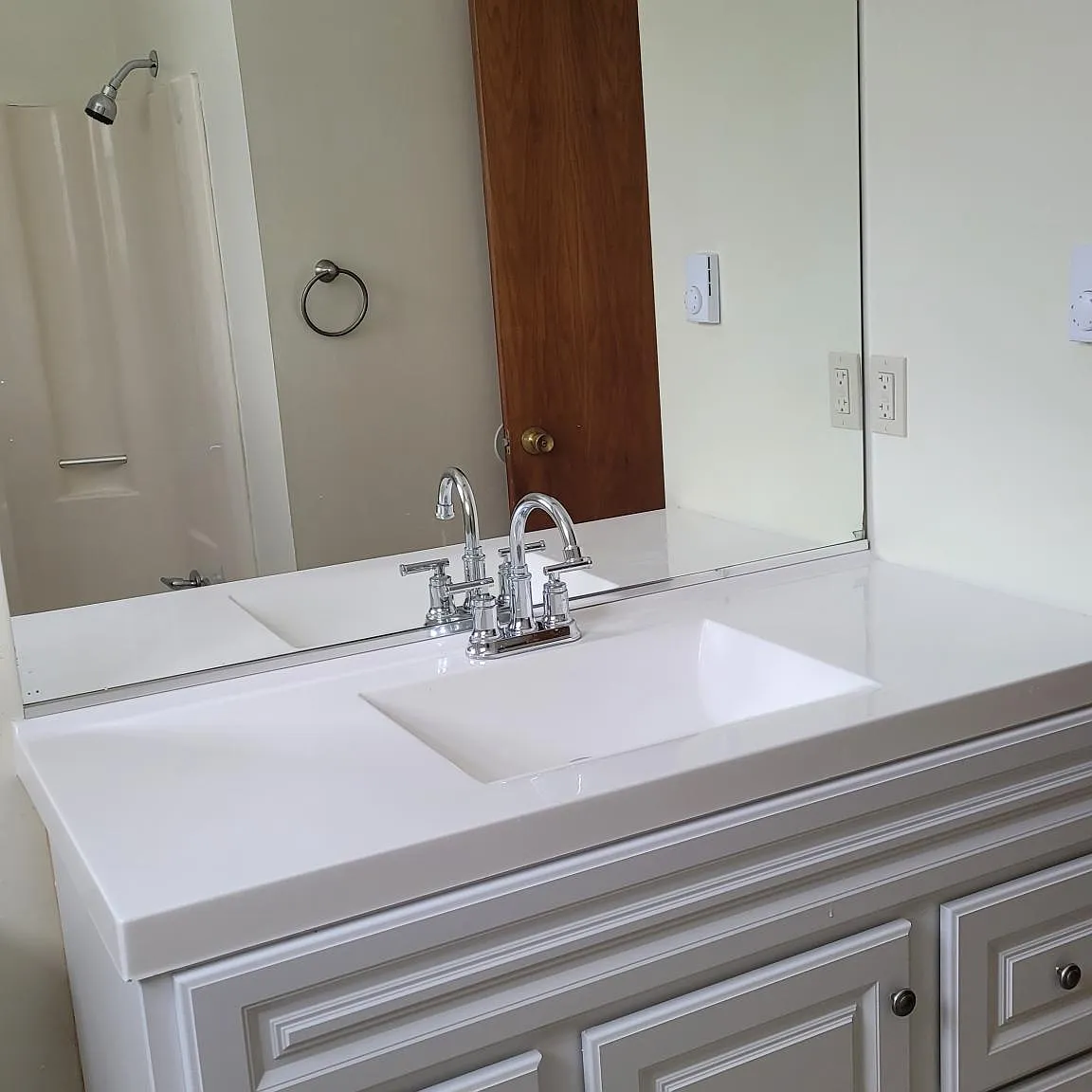 3 bed, 1700 sqft, $1,100 — Photo 4