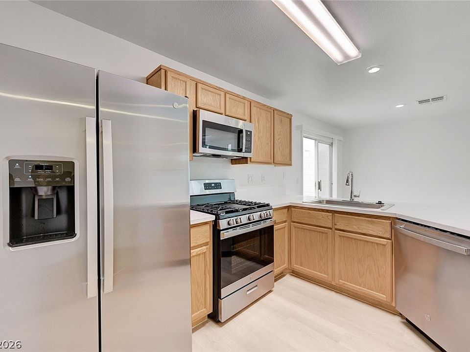 10059 Crisp Clover St, Las Vegas, NV 89183 | Zillow