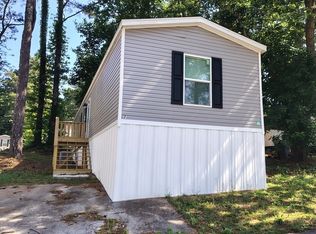 7 Club Cir, Ellenwood, GA 30294