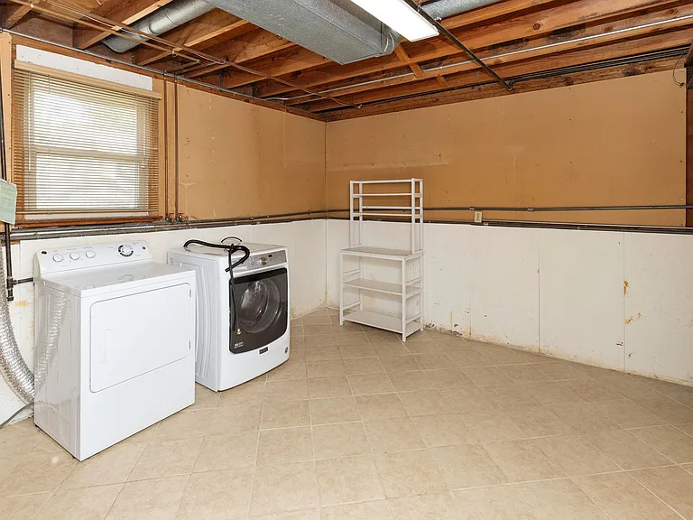 3815 Hillcrest Dr — Photo 27