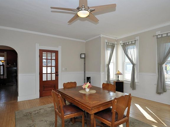 3rd image of 822 Arcadian Ave