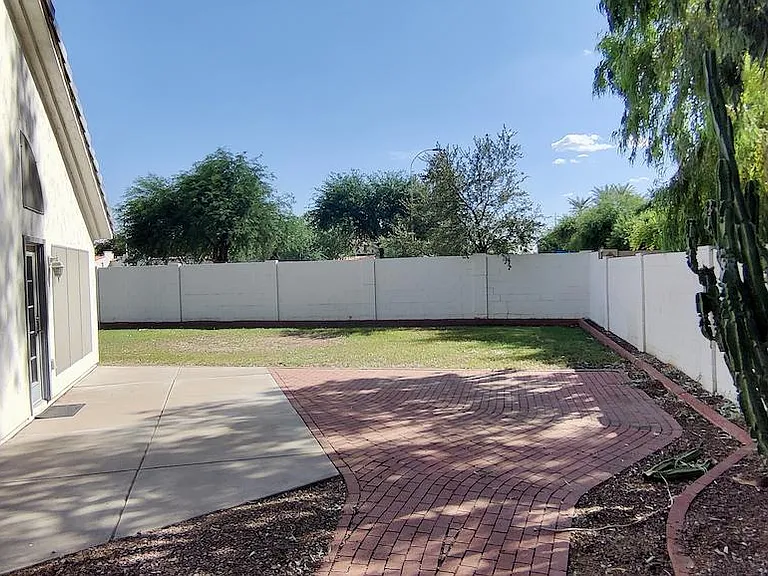 1114 N Madrid Ln — Photo 20