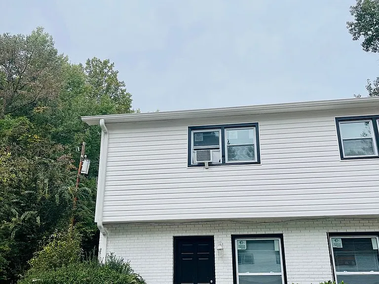 2909 Burgess Dr — Photo 13