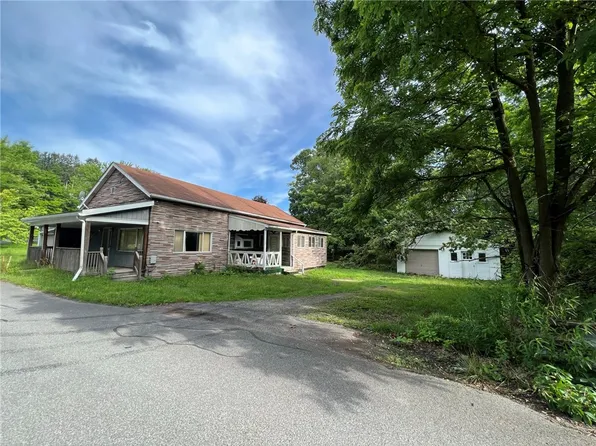 118 Jenner St, Jenners, PA 15546