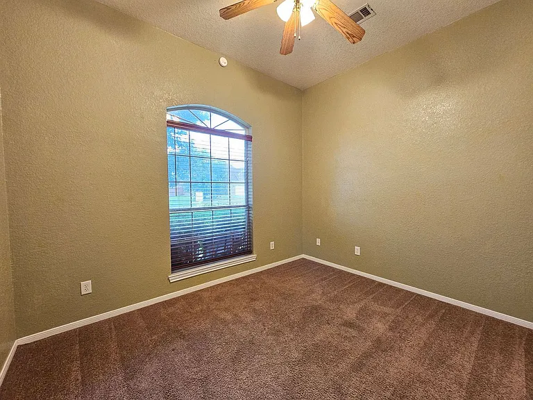4107 Barrington Trl — Photo 15